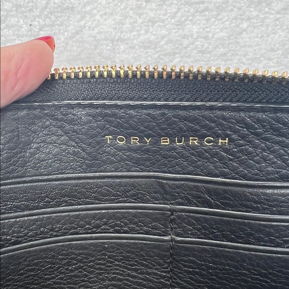 Tory Burch Black Leather Zip Wallet - Picture 8 of 8